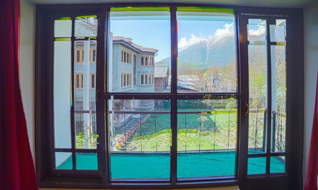 Premier Pahalgam Ξενοδοχείο Εξωτερικό φωτογραφία